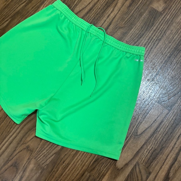 Capelli Sport * Men’s HighLighter Green Soccer / Training Shorts * Large - Picture 7 of 10